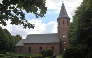 Grensten Kirke Runesten