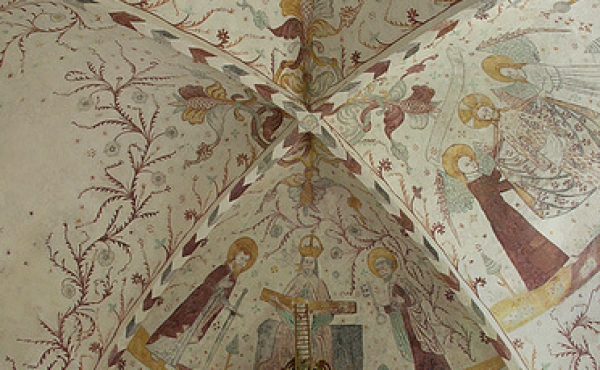 7: Panorama fra koret med de fantastiske kalkmalerier fra 1450-75.