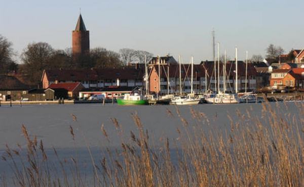 Gåsetårnet ved borgen i Vordingborg og stedet for sejlspærringen set fra Oringe.