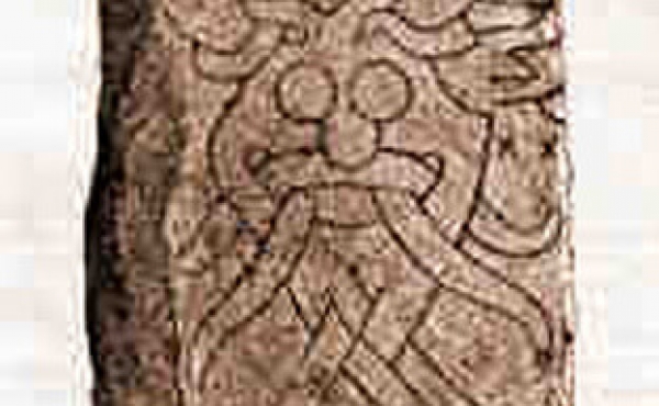10: Maskebilledet på Århus-runestenen.
